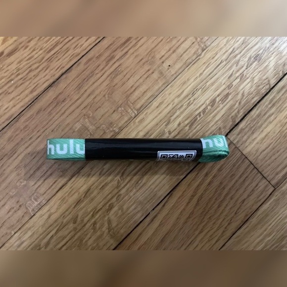 SDCC 2024 Exclusive Hulu Shoelaces - Picture 2 of 2
